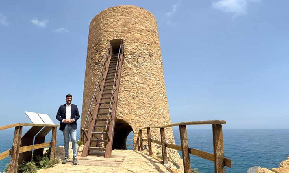 Mojácar finalises the restoration of the Pirulico Tower, one of its great historical symbols